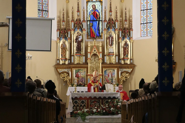 Poświęcenie ołtarza w kościele św. Barbary