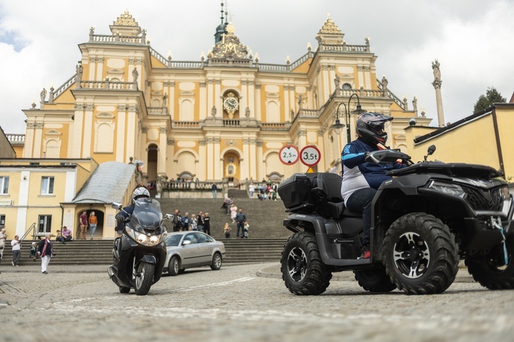 Rozpoczęcie sezonu motocyklowego w Wambierzycach