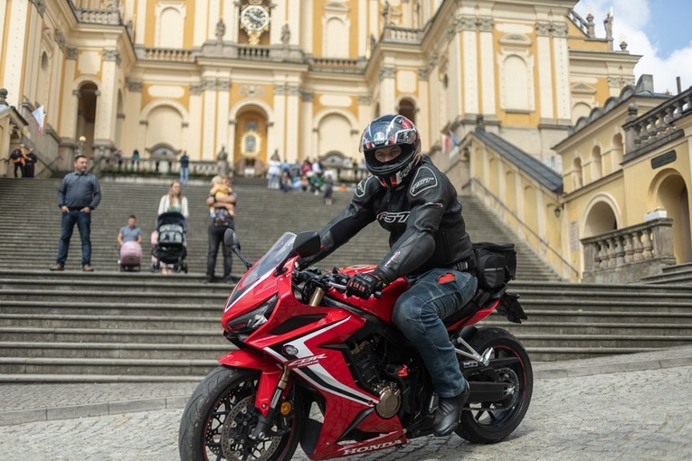 Rozpoczęcie sezonu motocyklowego w Wambierzycach