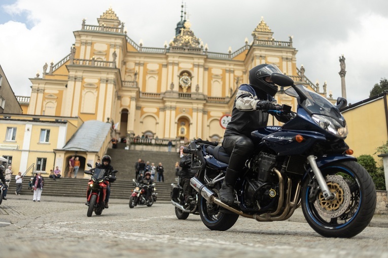 Rozpoczęcie sezonu motocyklowego w Wambierzycach