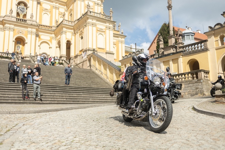 Rozpoczęcie sezonu motocyklowego w Wambierzycach