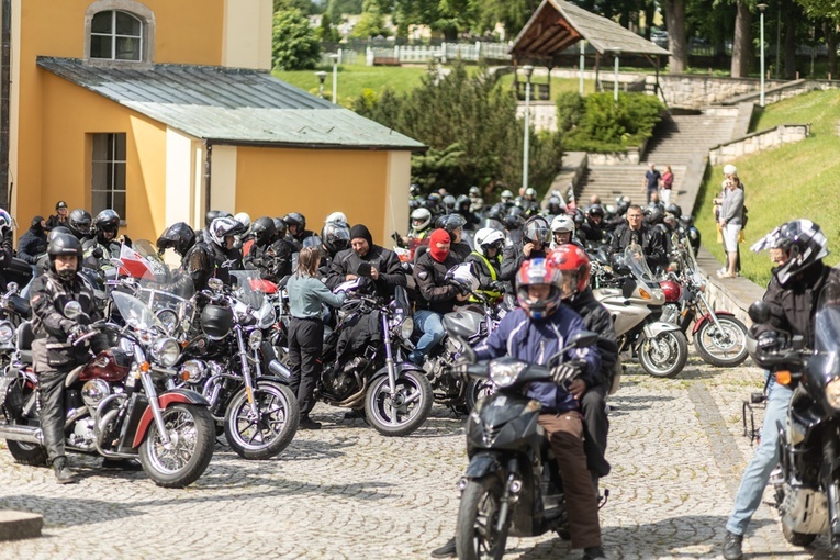 Rozpoczęcie sezonu motocyklowego w Wambierzycach