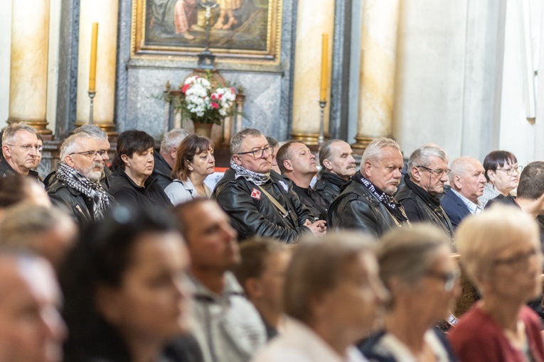 Rozpoczęcie sezonu motocyklowego w Wambierzycach