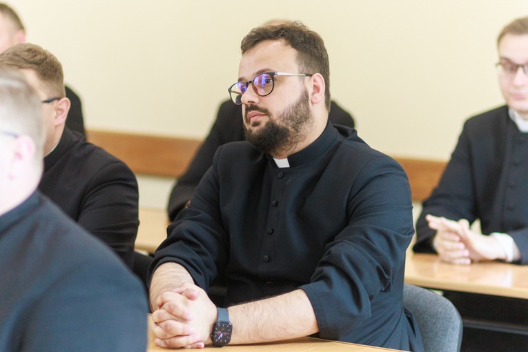 Wręczenie dekretów dla proboszczów i wikariuszy