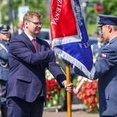 Katowice. Areszt Śledczy z nadanym sztandarem