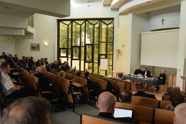 10. Forum Sądowe