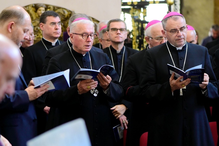 Stoczek Klasztorny. Konferencja Episkopatu Polski