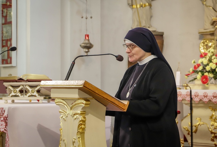 Pielgrzymka osób posługujących w parafiach do Rokitna