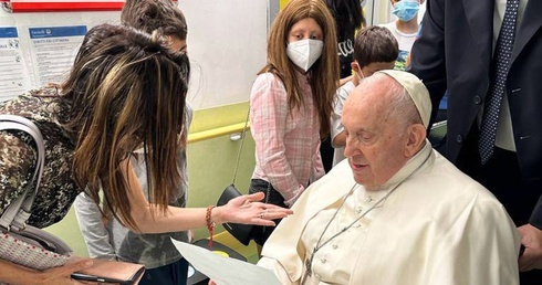 Wiadomo, kiedy papież Franciszek opuści szpital