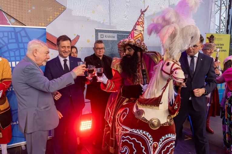 Nowy Lajkonik harcował po Krakowie