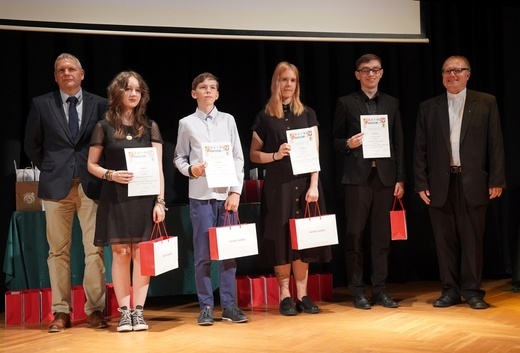 Młodzi pasjonaci Pisma św. nagrodzeni