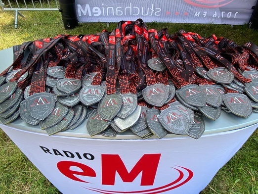 Medale dla uczestników tegorocznej edycji biegu