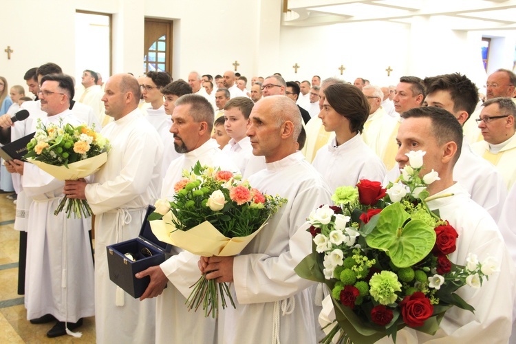 Tarnów. Błogosławieństwo nadzwyczajnych szafarzy Komunii św.