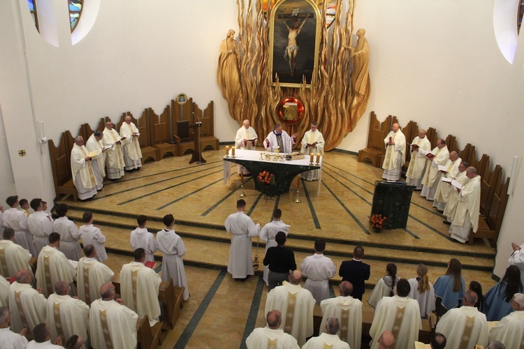 Tarnów. Błogosławieństwo nadzwyczajnych szafarzy Komunii św.