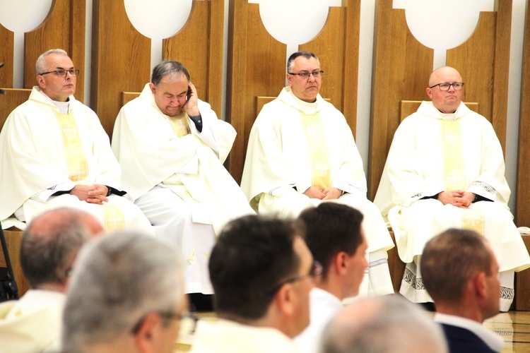 Tarnów. Błogosławieństwo nadzwyczajnych szafarzy Komunii św.