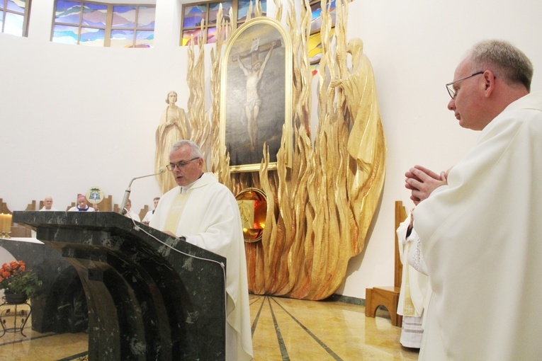 Tarnów. Błogosławieństwo nadzwyczajnych szafarzy Komunii św.