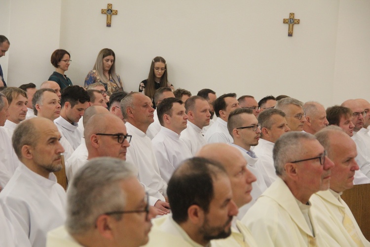 Tarnów. Błogosławieństwo nadzwyczajnych szafarzy Komunii św.