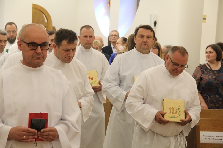 Tarnów. Błogosławieństwo nadzwyczajnych szafarzy Komunii św.