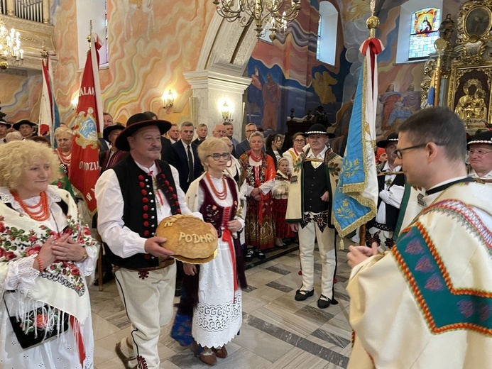 Poświęcenie sztandaru oddziału Związku Podhalan w Radziechowach