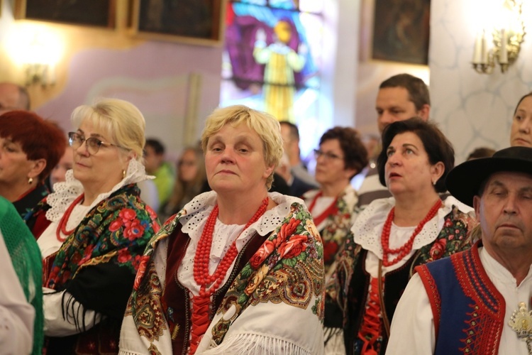 Poświęcenie sztandaru oddziału Związku Podhalan w Radziechowach