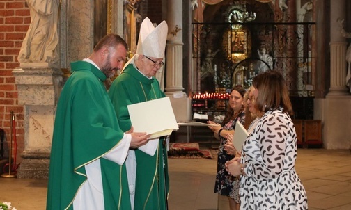 Pielgrzymka z donośnym brzmieniem orkiestr