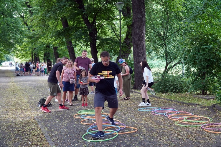 Piknik rodzinny na Dzień Ojca i gra miejska "Przygoda z tatą"