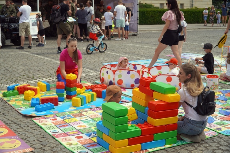 Piknik rodzinny na Dzień Ojca i gra miejska "Przygoda z tatą"