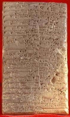 Sztuczna inteligencja błyskawicznie tłumaczy tabliczki pisma klinowego sprzed 5000 lat