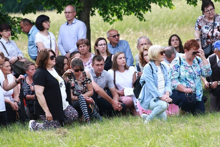 Droga Krzyżowa w Wał Rudzie