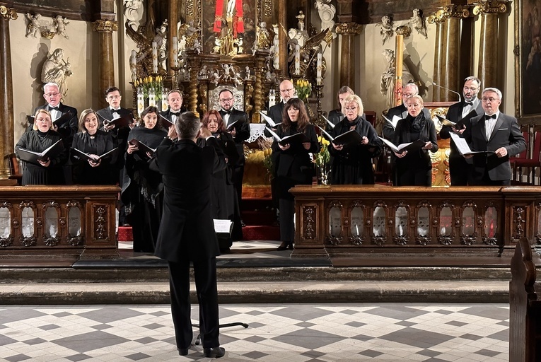 Niezwykłe nieszpory maryjne w kościele pw. św. Maurycego