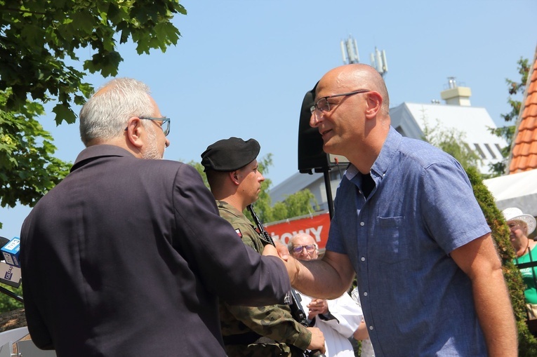 Pomnik internowanych w Mielnie-Unieściu