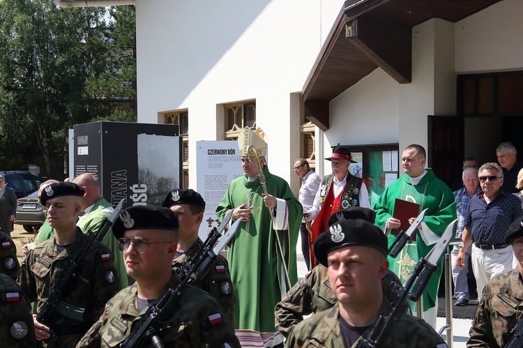 Pomnik internowanych w Mielnie-Unieściu