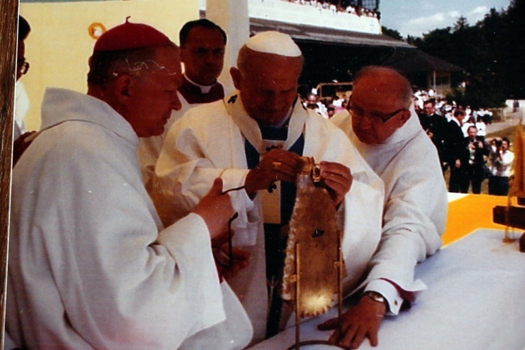 Jan Paweł II we Wrocławiu w 1983 roku - zdjęcia archiwalne