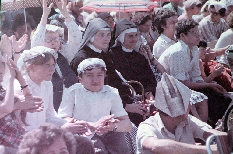 Jan Paweł II we Wrocławiu w 1983 roku - zdjęcia archiwalne