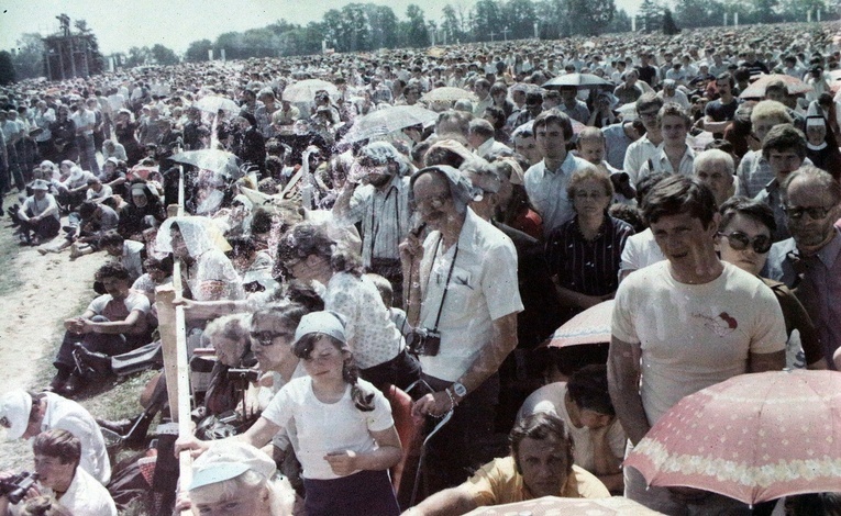 Jan Paweł II we Wrocławiu w 1983 roku - zdjęcia archiwalne