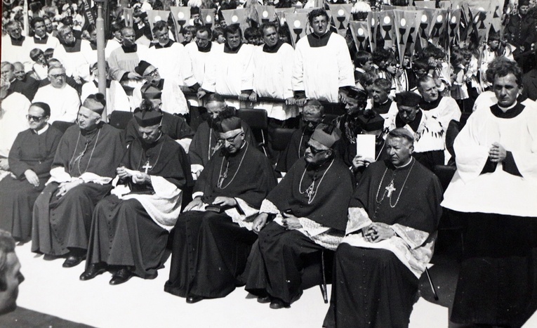 Jan Paweł II we Wrocławiu w 1983 roku - zdjęcia archiwalne