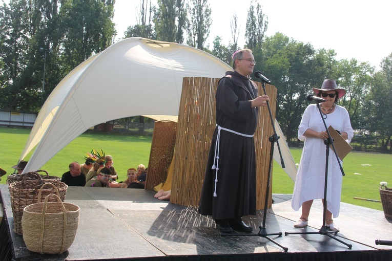 Poświęcenie kamienia węgielnego pod nową siedzibę Środowiskowego Domu Samopomocy w Skawinie