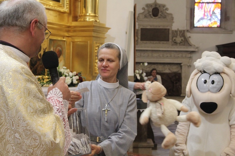 Tarnów. Srebrny jubileusz sióstr misjonarek w katedrze