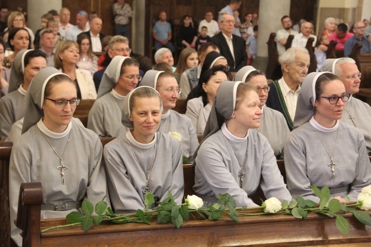 Tarnów. Srebrny jubileusz sióstr misjonarek w katedrze