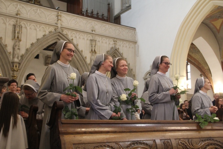 Tarnów. Srebrny jubileusz sióstr misjonarek w katedrze