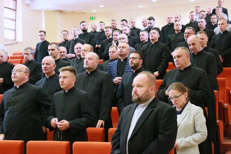 Kapłani odebrali nominacje na nowe parafie i funkcje.