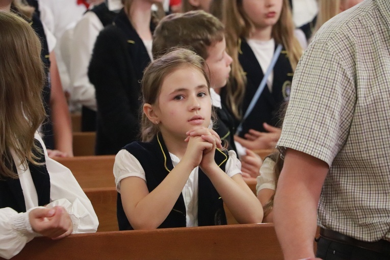 Msza św. na zakończenie roku szkolnego w Zespole Szkół im. ks. Konarskiego w Skierniewicach