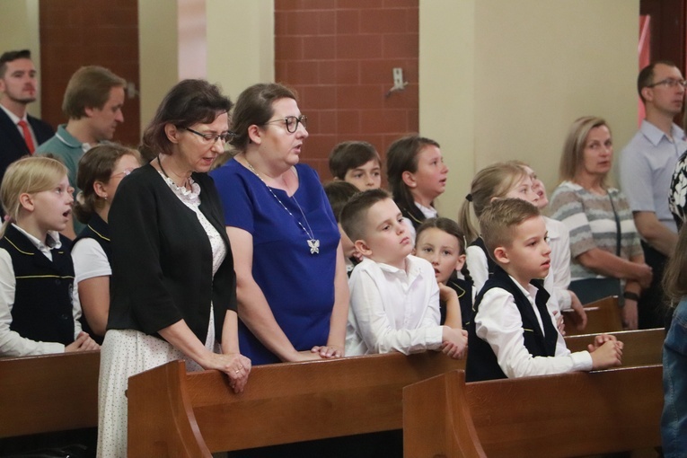 Msza św. na zakończenie roku szkolnego w Zespole Szkół im. ks. Konarskiego w Skierniewicach