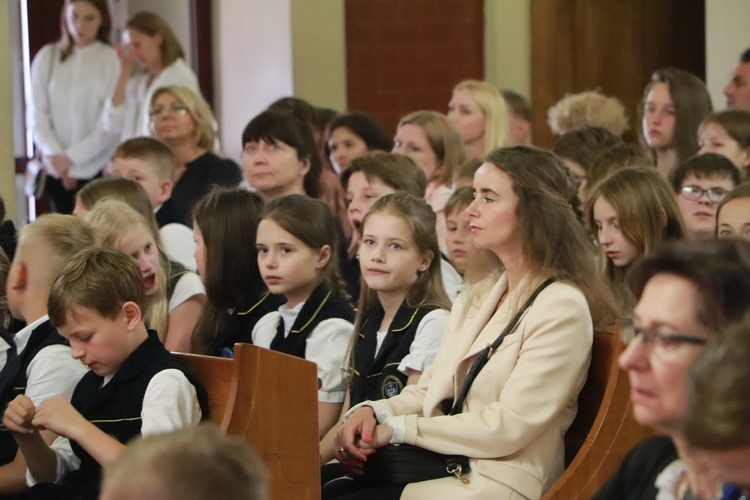 Msza św. na zakończenie roku szkolnego w Zespole Szkół im. ks. Konarskiego w Skierniewicach