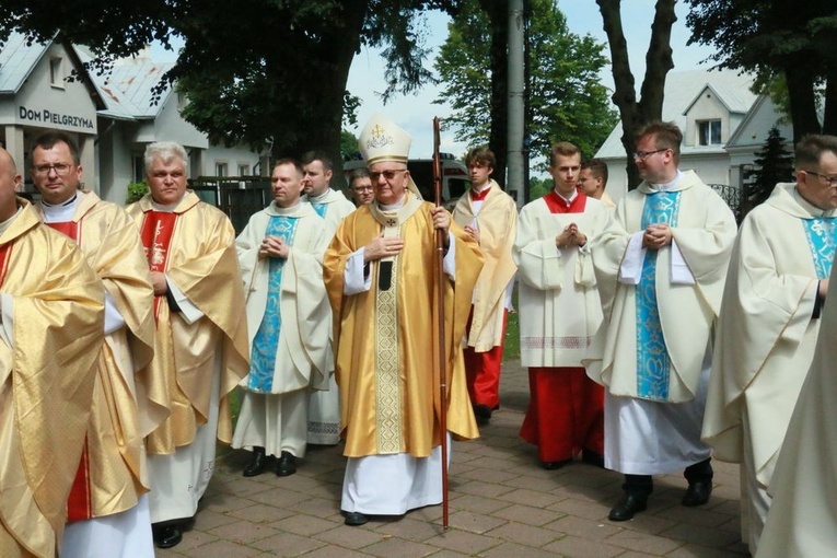 Pielgrzymka LSO do Wąwolnicy