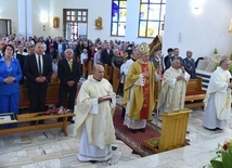Jubileuszowej Eucharystii przewodniczył bp Andrzej Jeż.