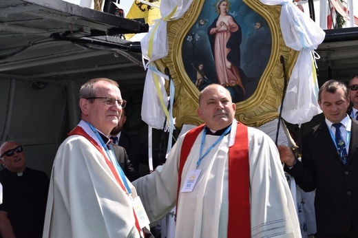 Morskie nabożeństwo na Zatoce i Eucharystia w Pucku