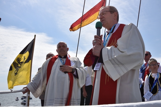 Morskie nabożeństwo na Zatoce i Eucharystia w Pucku