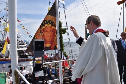 Morskie nabożeństwo na Zatoce i Eucharystia w Pucku