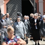 Pielgrzymka sióstr zakonnych do Skrzatusza